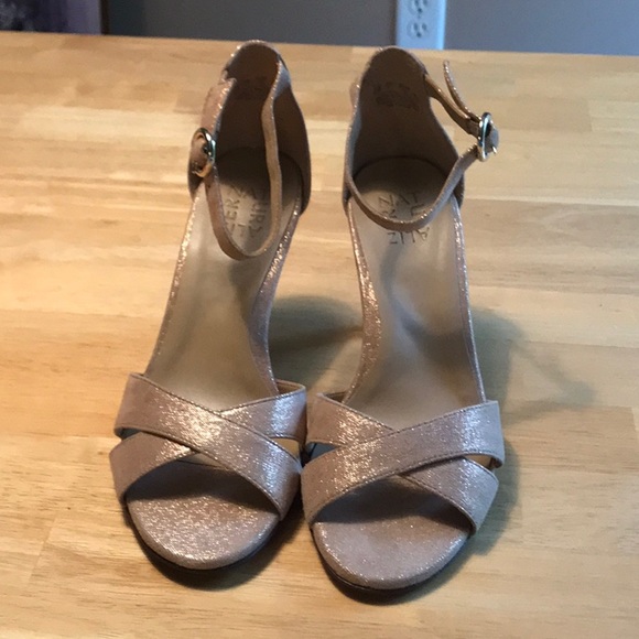 Naturalizer sandals - Picture 1 of 7